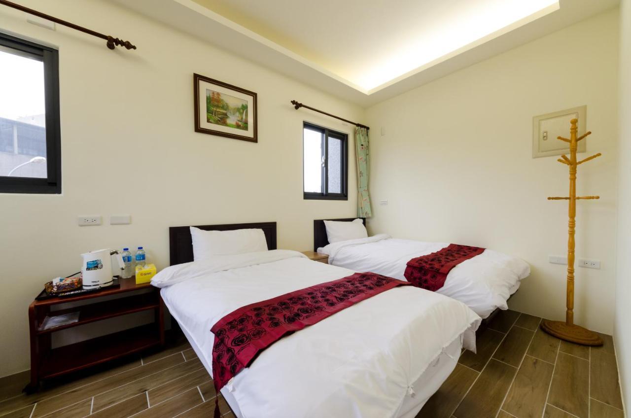 9X9 Homestay Città di Hualien Esterno foto
